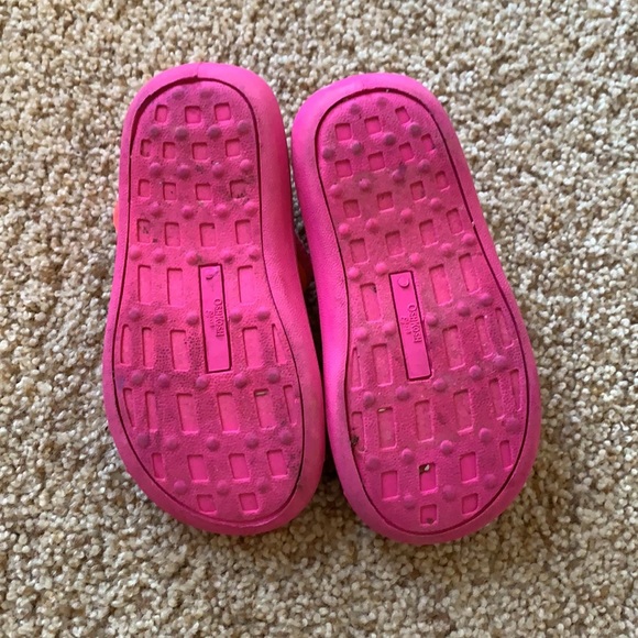 Water shoes, Toddler girl size 6 - Picture 2 of 2